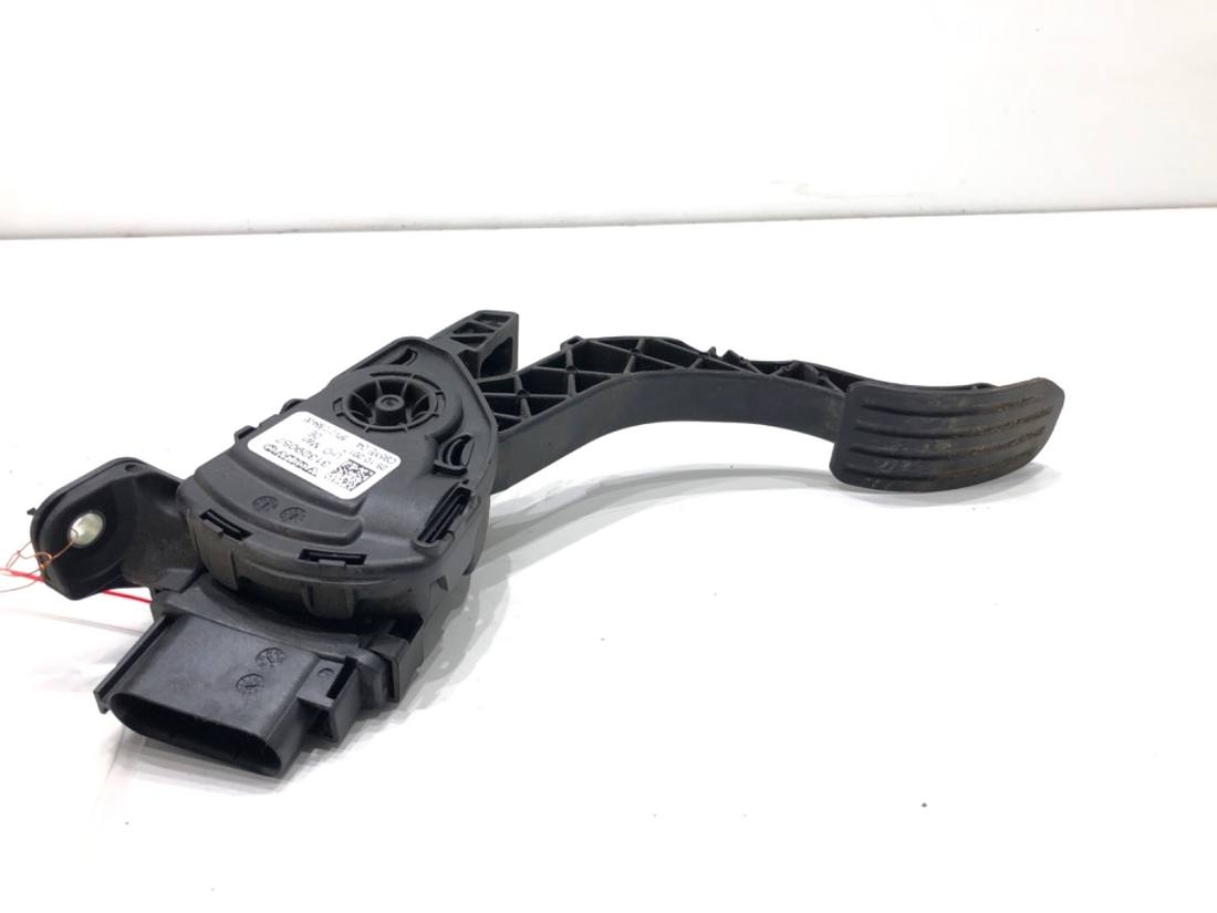 Педаль газу потенціометр Volvo V60 31329057
