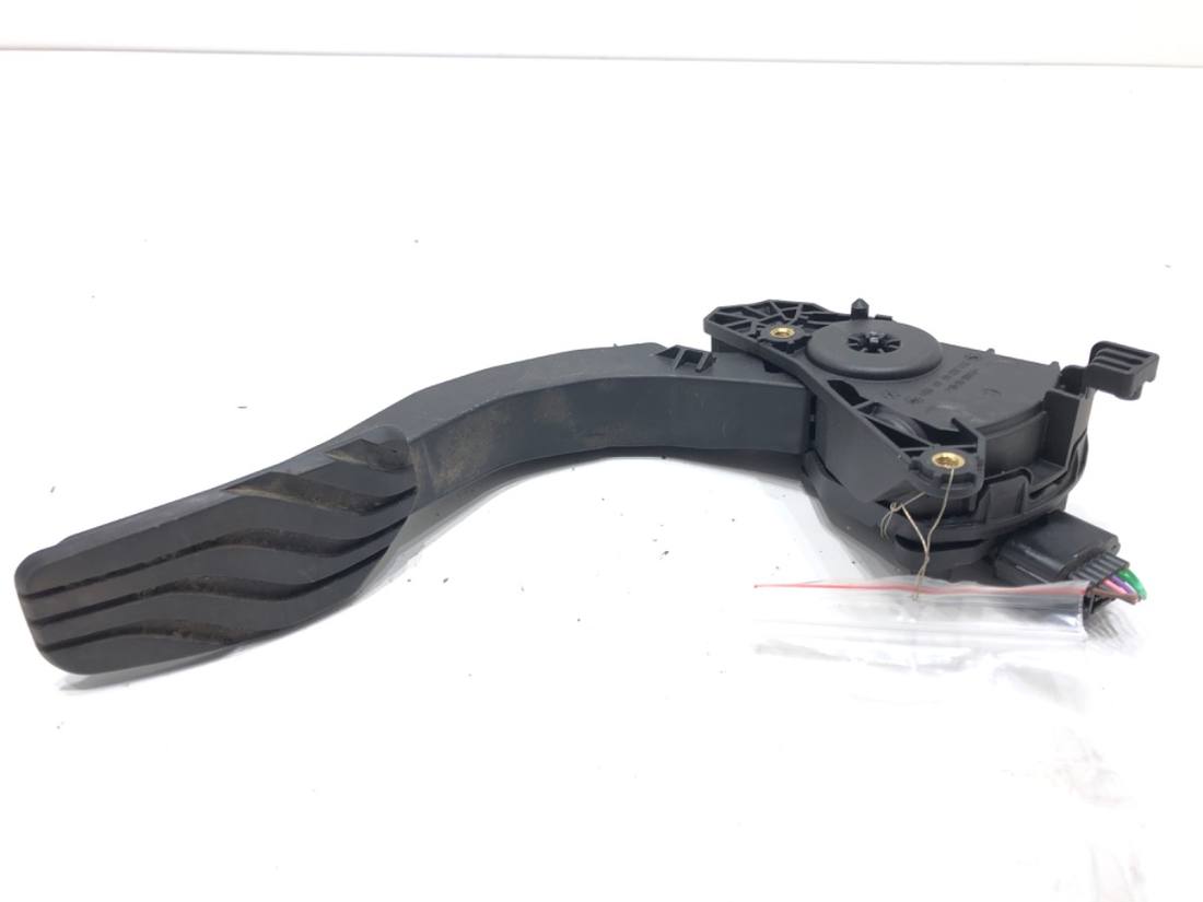 Педаль газа потенциометр Renault Captur 180100879R