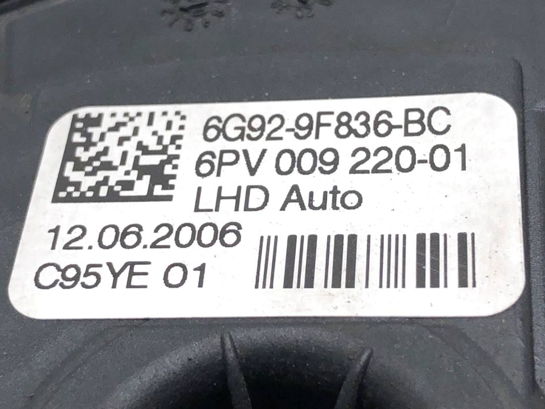 Педаль газа потенциометр Volvo S80 6G92-9F836-BC — фото детали 4