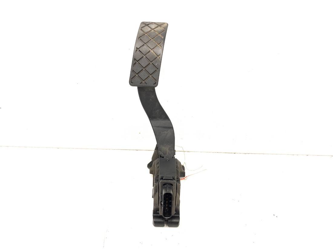 Педаль газу потенціометр Volkswagen Passat B8 5Q1723503H