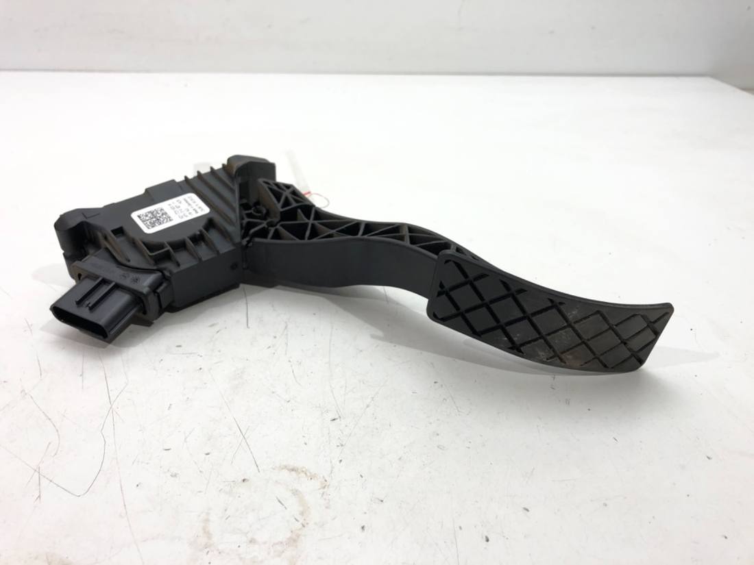 Педаль газу потенціометр Volkswagen Passat B8 5Q1723503H