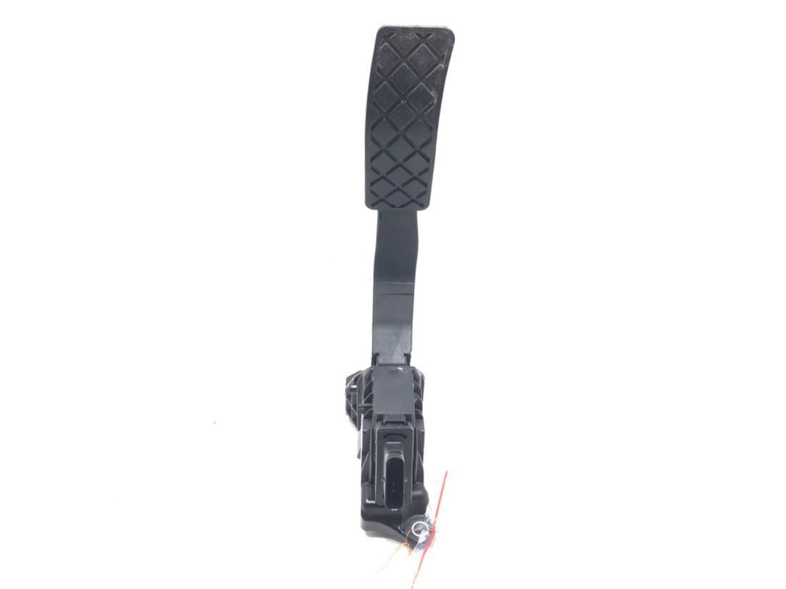 Педаль газу потенціометр Audi A4 B9 8W1723523