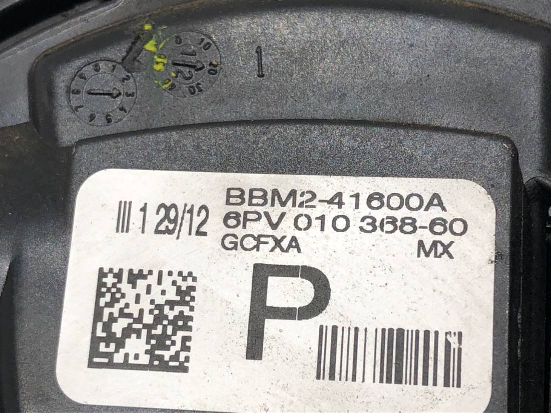 Педаль газа потенциометр Mazda 3 BBM2-41600A — фото детали 4