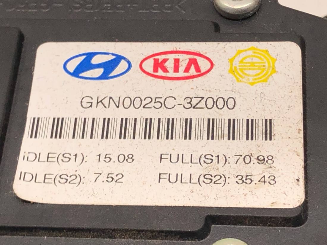 Педаль газа потенциометр Hyundai I40 GKN0025C-3Z000 — фото детали 4
