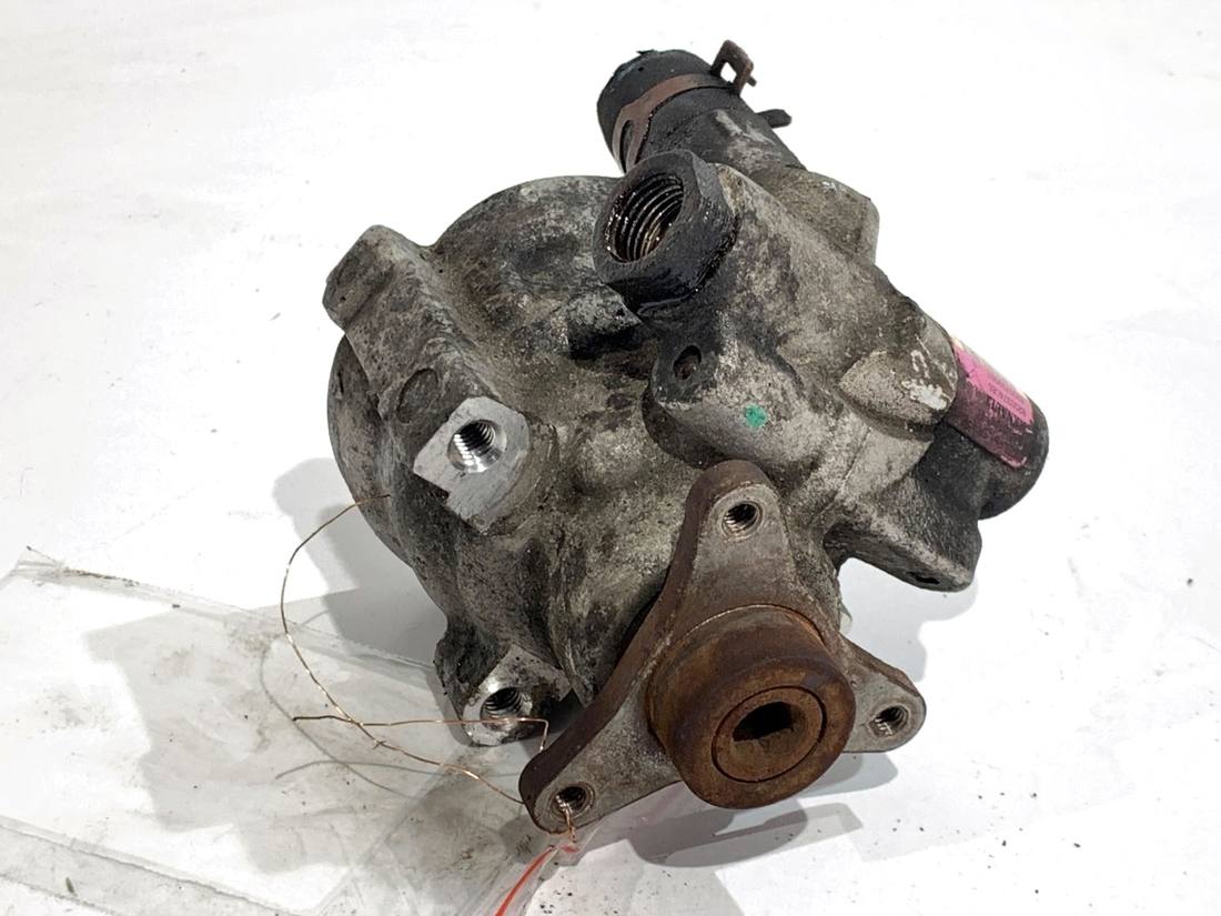 Насос ГУР / Рульова колонка Renault Laguna 8200739997