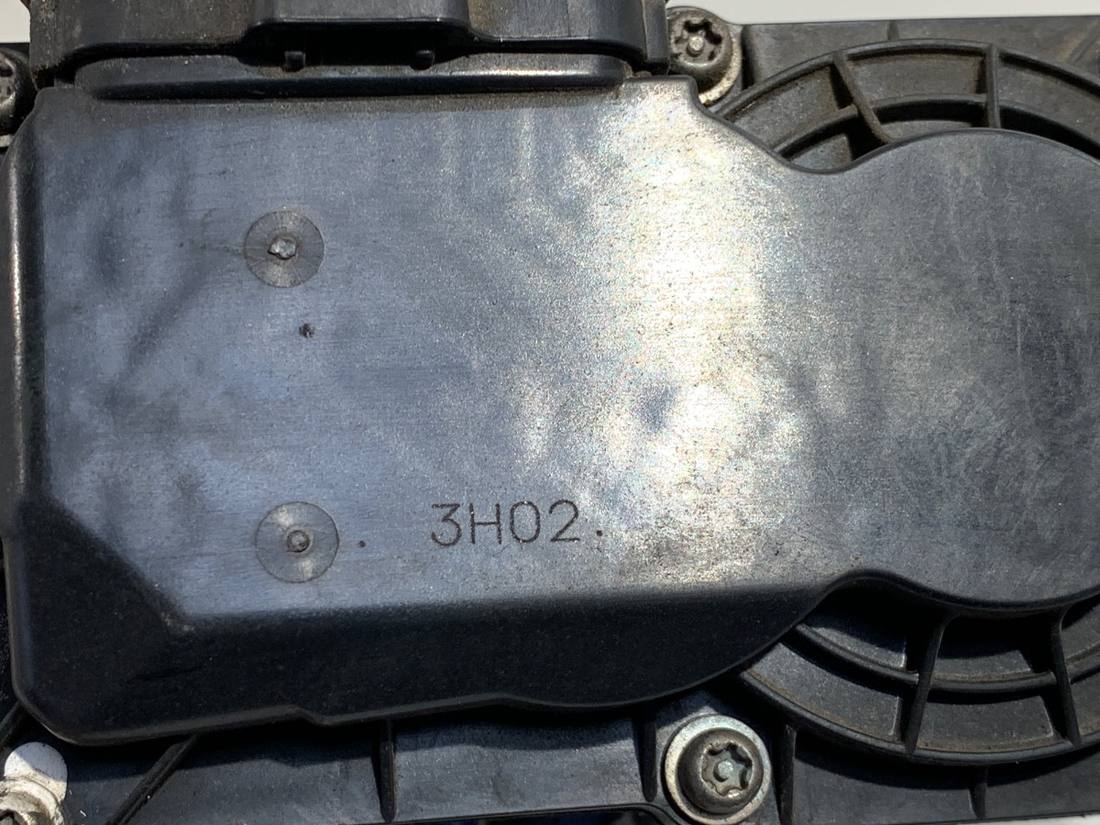 Дросельна заслінка Honda FR-V — фото деталі 4
