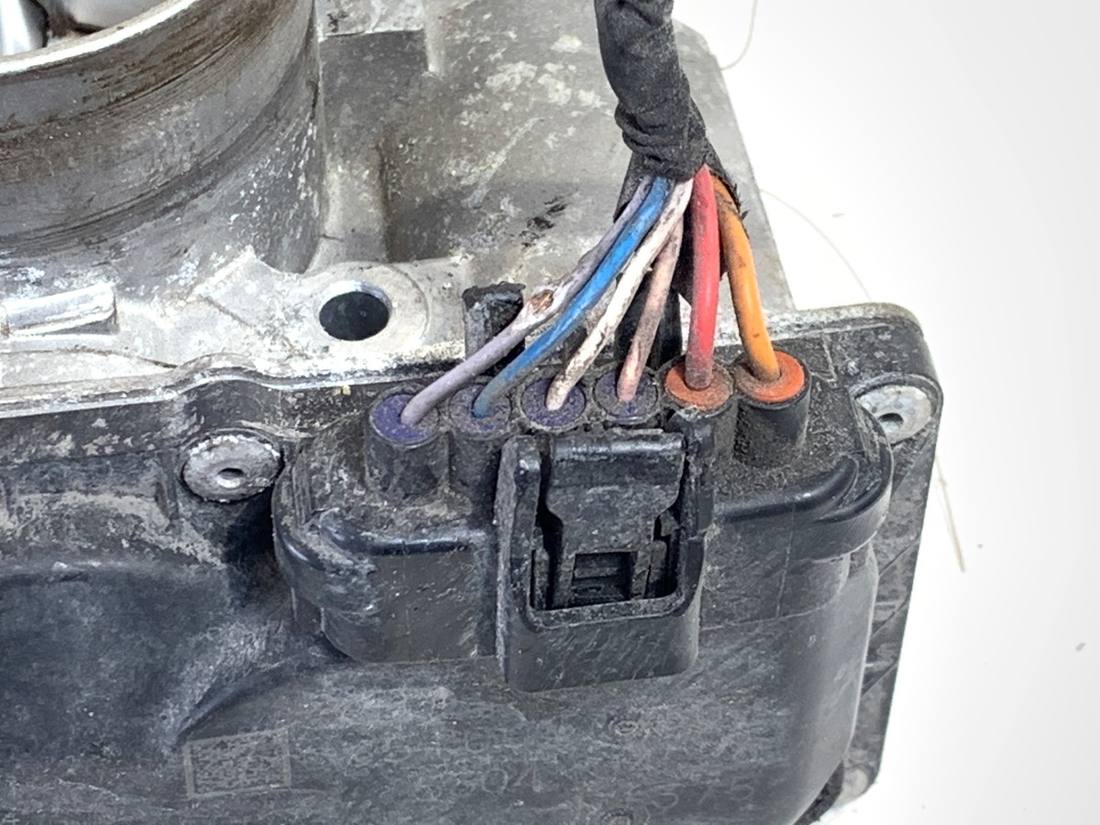 Дроссельная заслонка Hyundai Tucson 35100-2B300 — фото детали 3