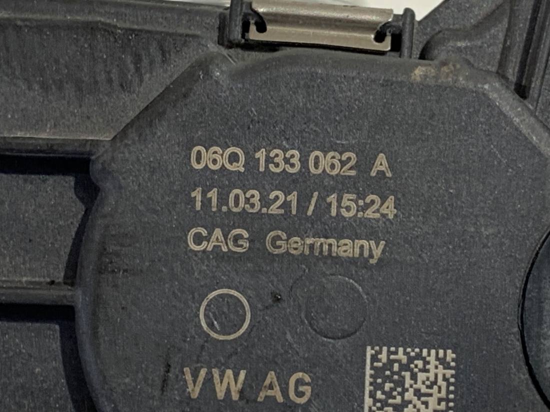 Дросельна заслінка Audi Q5 06Q133062A — фото деталі 4