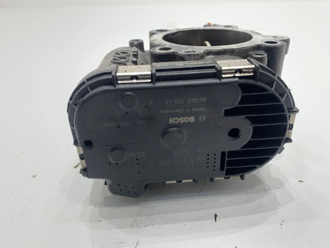 Дросельна заслінка Mercedes R W251 A6420900270 — фото деталі 3