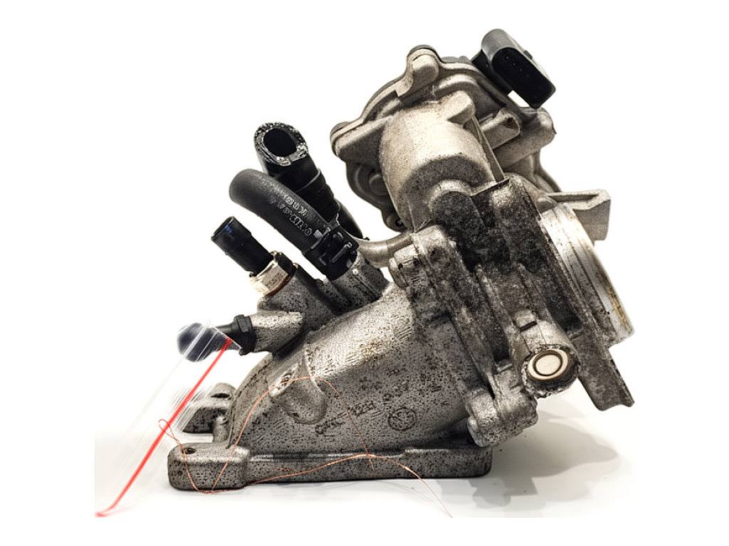 Дросельна заслінка Volkswagen Passat B8 04L128059R