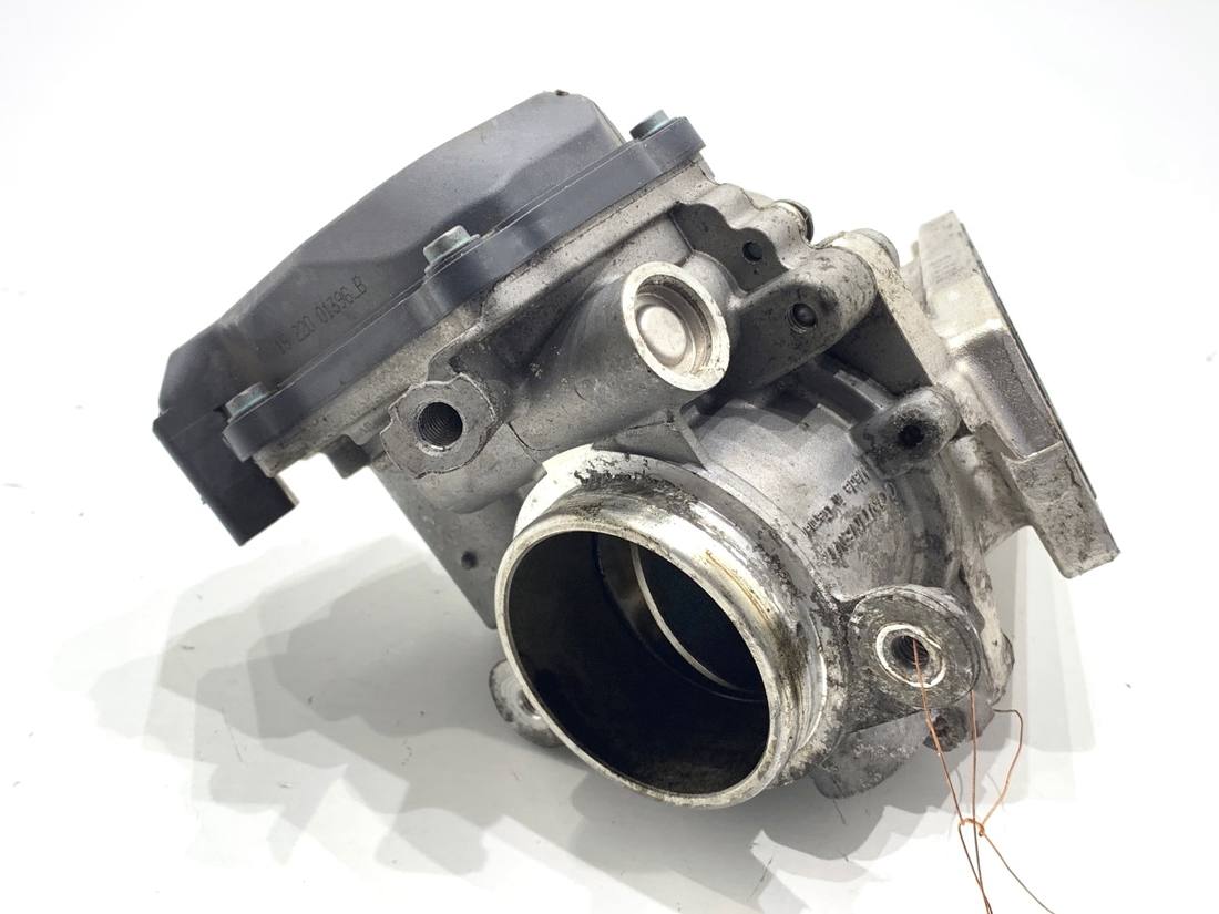 Дроссельная заслонка Volkswagen Golf 7 04L128063T 04L128059T — фото детали 2