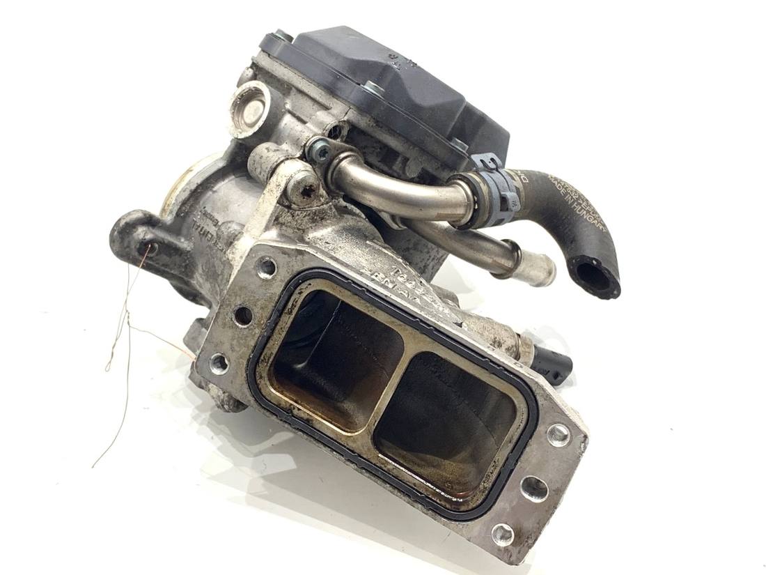 Дроссельная заслонка Volkswagen Golf 7 04L128063T 04L128059T — фото детали 3