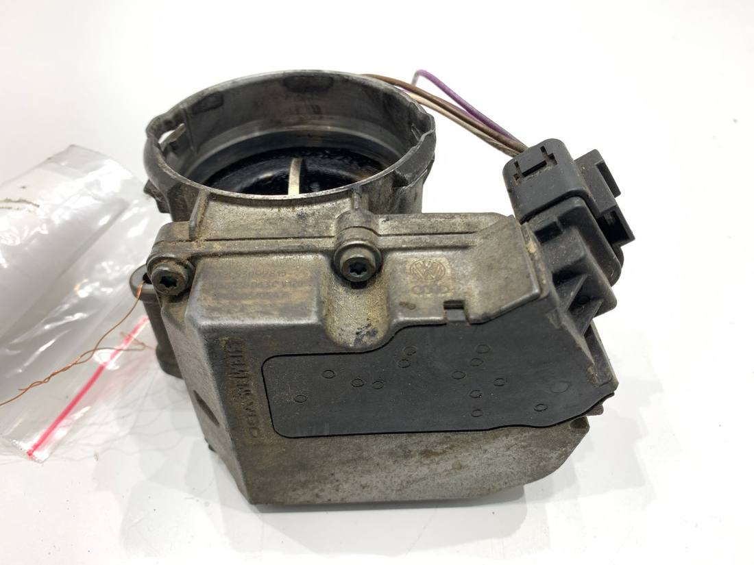 Дросельна заслінка Volkswagen Passat B6 03G128063C