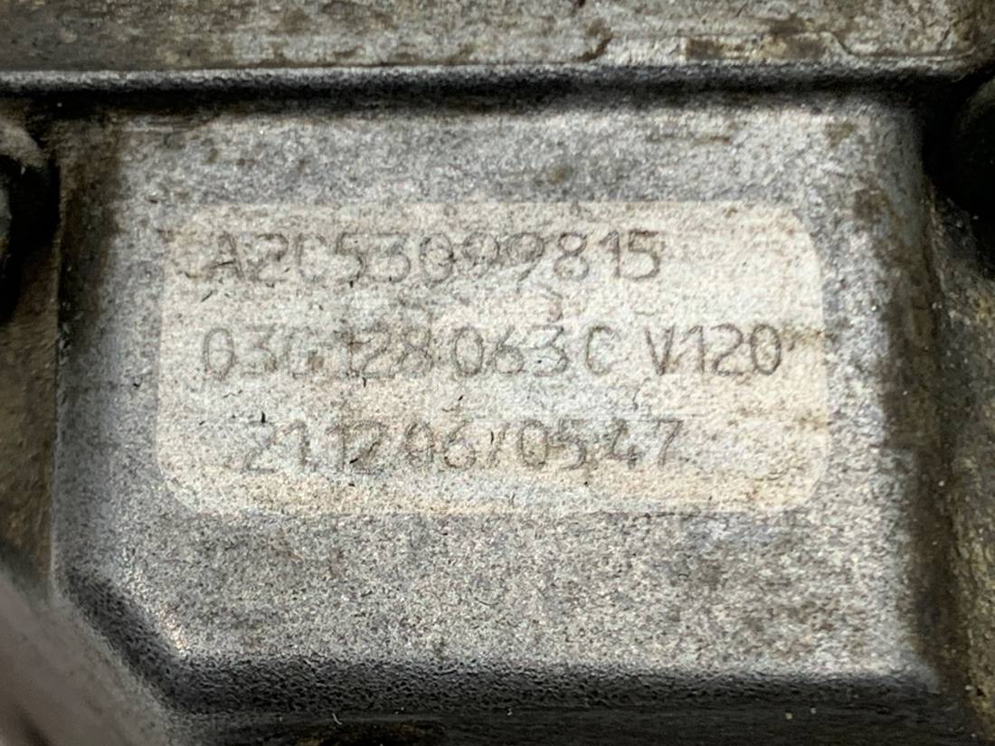 Дросельна заслінка Volkswagen Passat B6 03G128063C — фото деталі 4