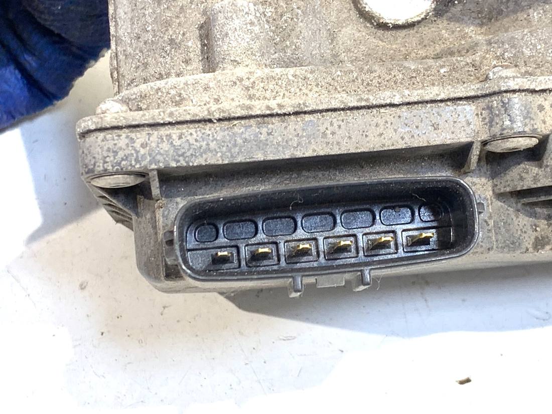Дросельна заслінка Toyota Auris 22030-47010 — фото деталі 3