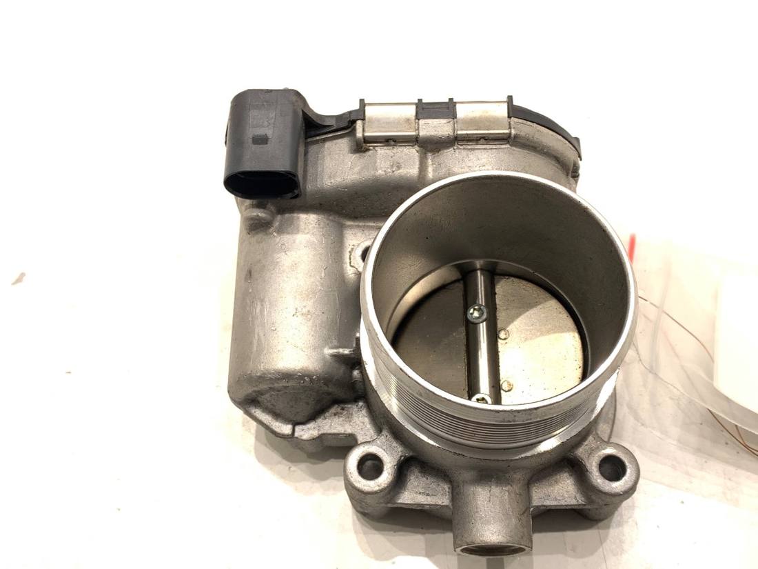 Дроссельная заслонка Audi A4 B9 06K133062AK