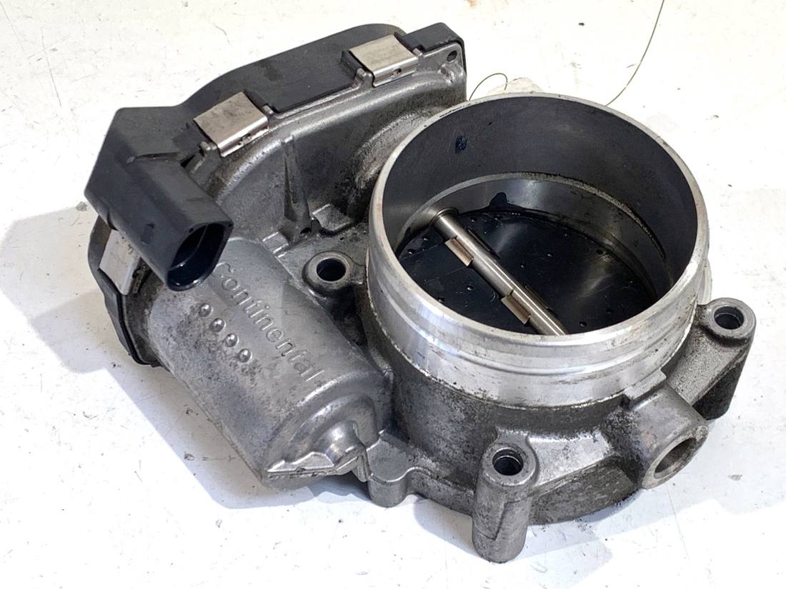 Дросельна заслінка Volkswagen Touareg 03H133062C