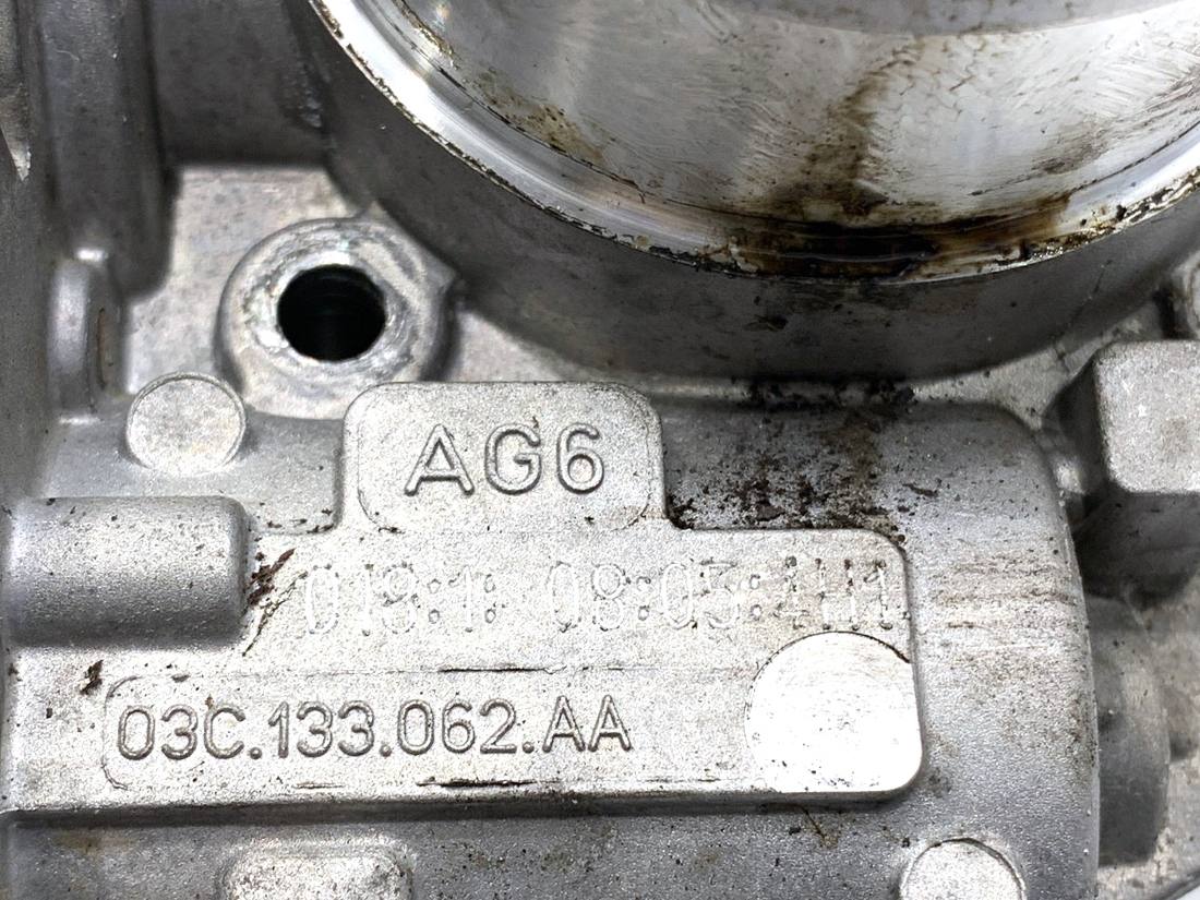 Дросельна заслінка Volkswagen Scirocco 03C133062AA — фото деталі 6