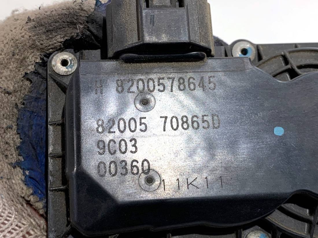 Дросельна заслінка Renault Clio 8200578645 — фото деталі 4