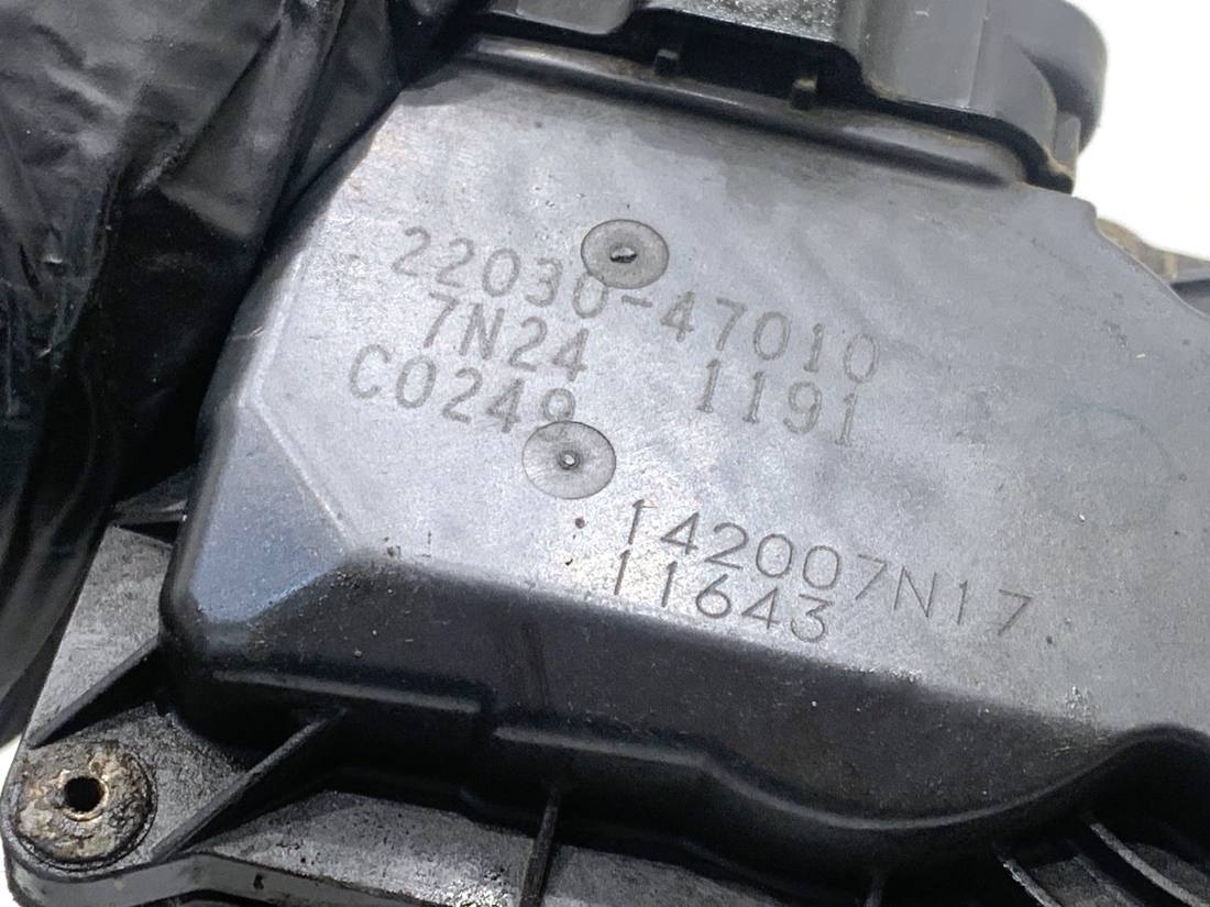 Дросельна заслінка Toyota Yaris 4 22030-47010 — фото деталі 4