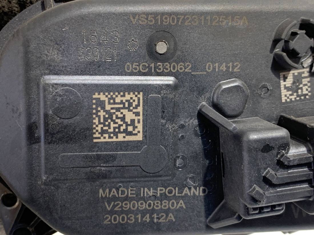 Дросельна заслінка Skoda Kamiq 05C133062 — фото деталі 4