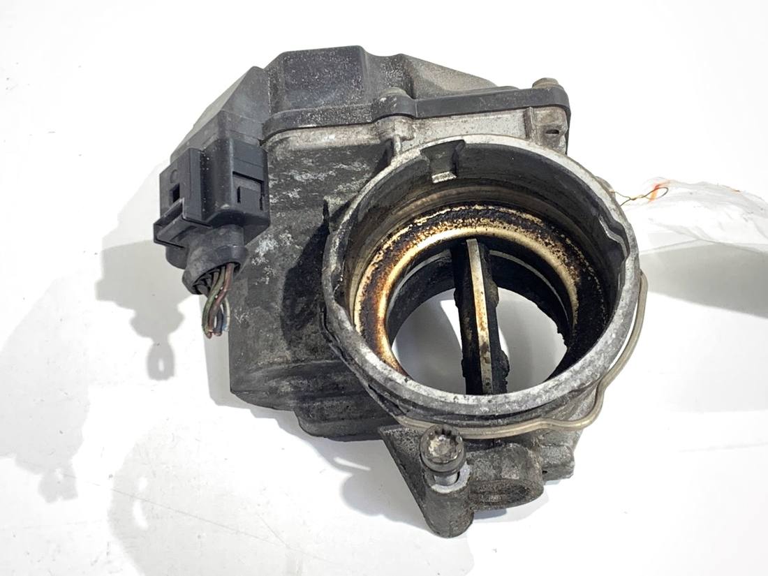 Дроссельная заслонка Volkswagen Golf 5 03G128063G