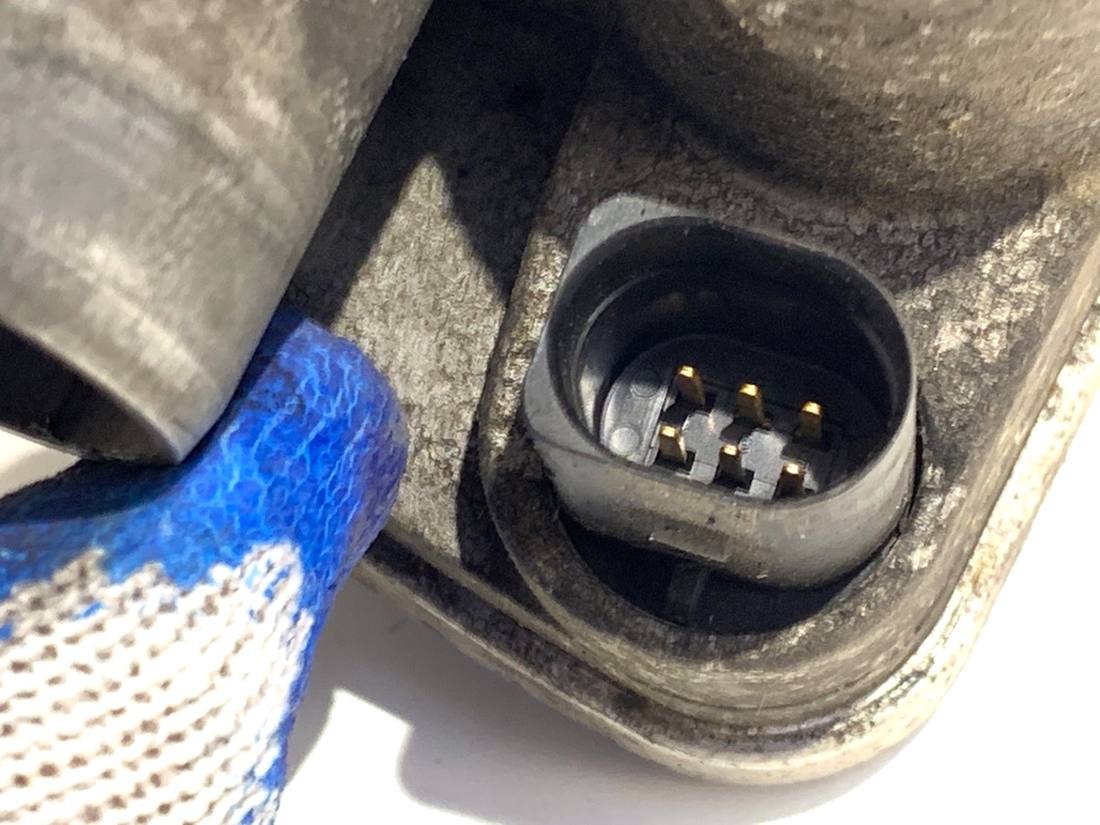 Дросельна заслінка Volkswagen Touran 036133062Q — фото деталі 3