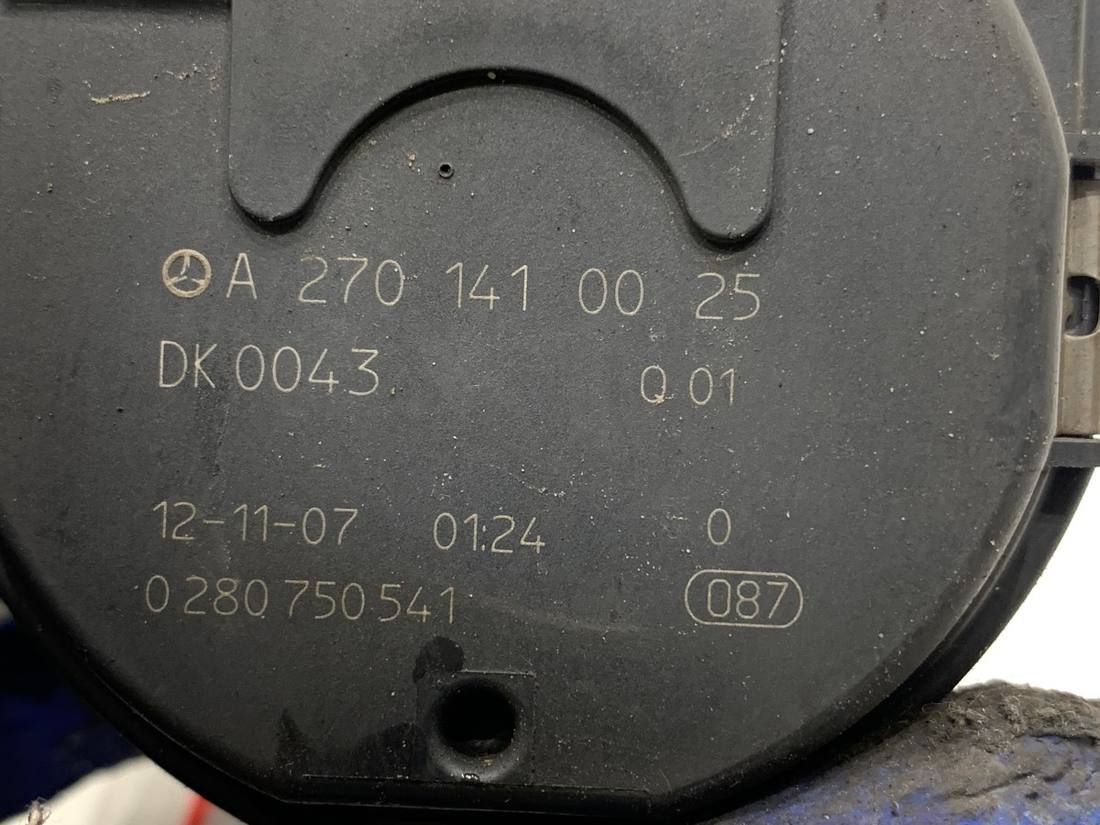 Дросельна заслінка Mercedes A W176 A2701410025 — фото деталі 5