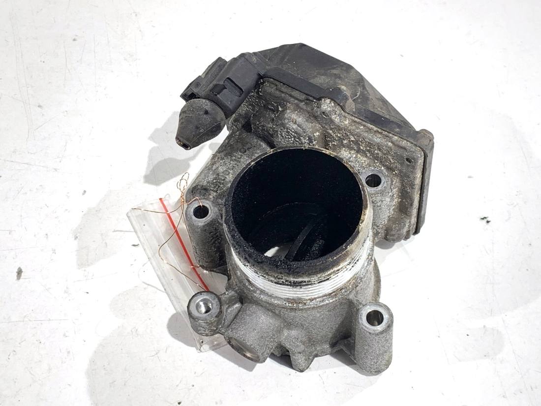 Дросельна заслінка Volkswagen Passat B7 03L128063R