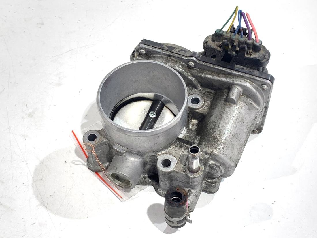 Дросельна заслінка Toyota Rav4 22030-36020