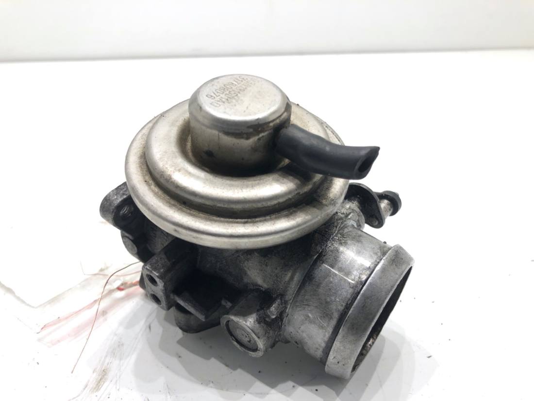 Дросельна заслінка Audi A4 B6 038131501AQ