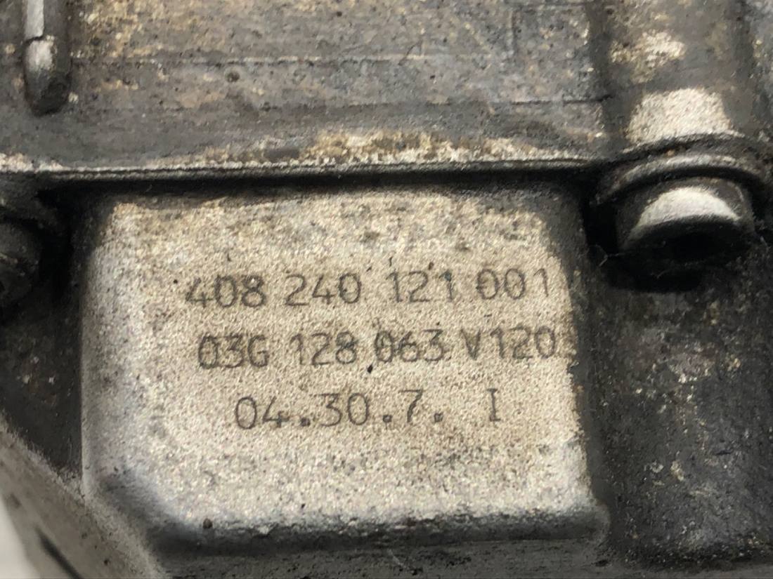 Дросельна заслінка Volkswagen Golf 5 03G128063 — фото деталі 4