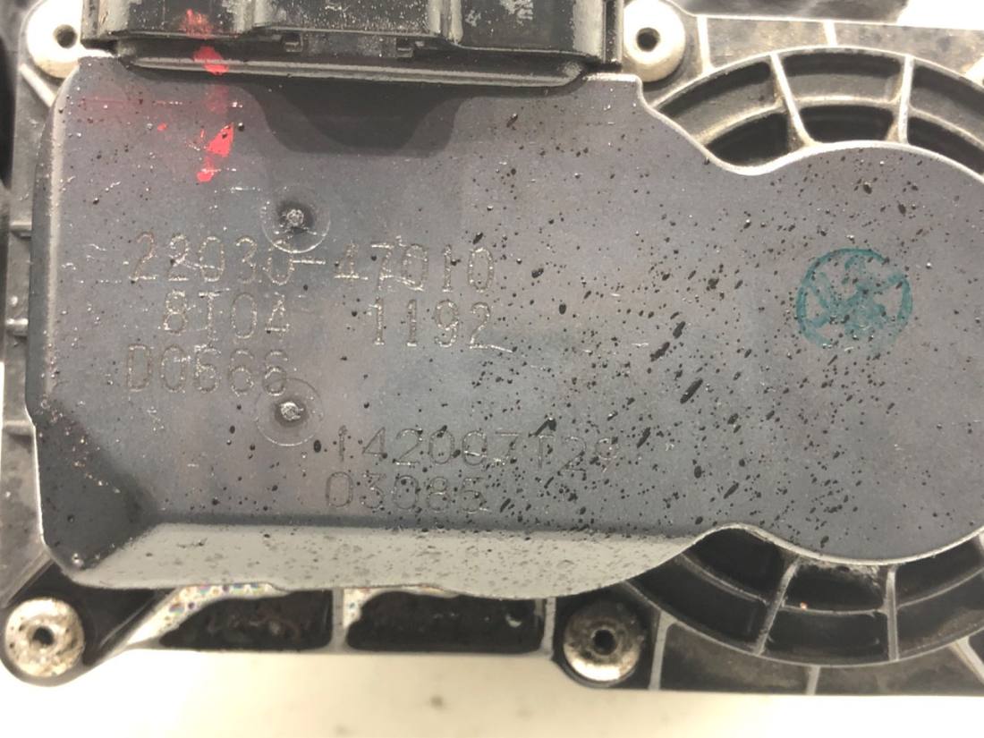 Дросельна заслінка Toyota Yaris 4 22030-47010 — фото деталі 4