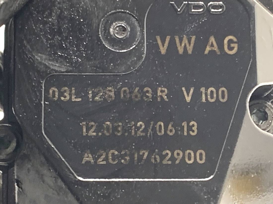 Дросельна заслінка Volkswagen Passat B7 03L128063R — фото деталі 5