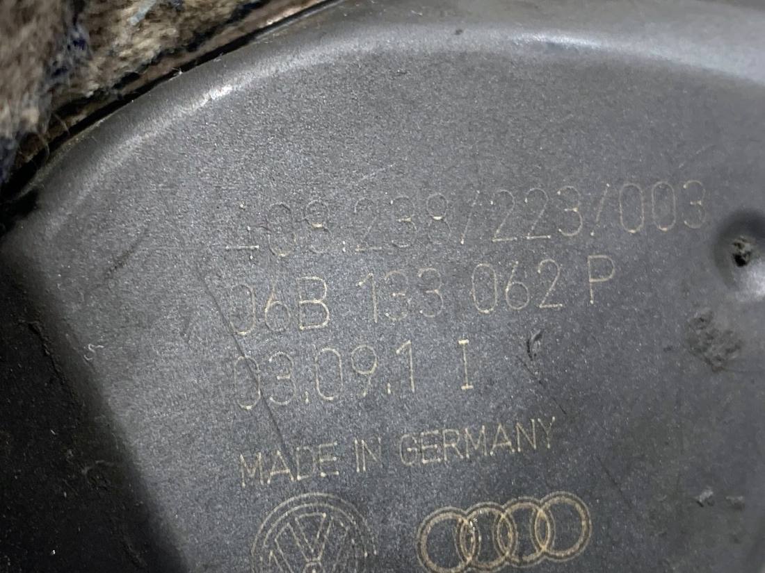 Дросельна заслінка Audi A4 B6 06B133062P — фото деталі 4