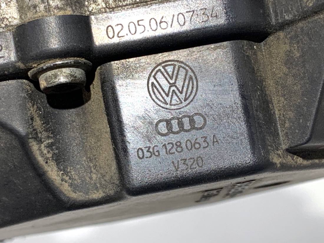 Дросельна заслінка Volkswagen Golf 5 03G128063A — фото деталі 4