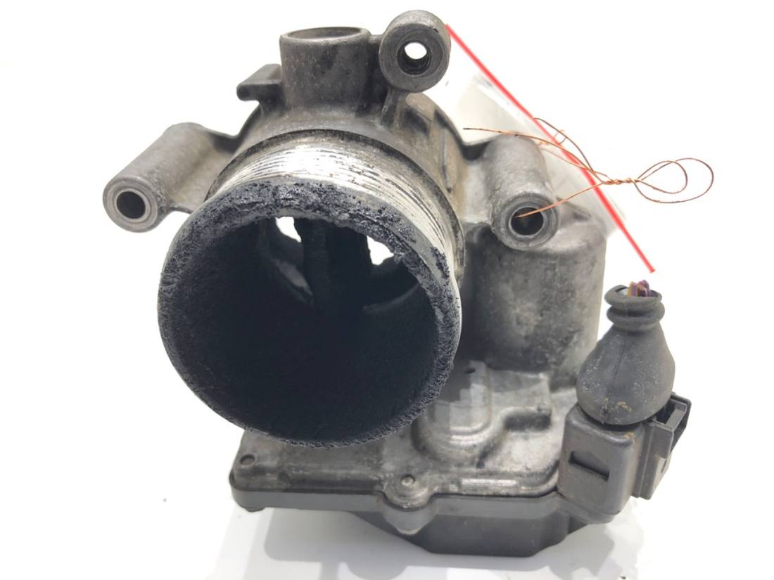 Дросельна заслінка Volkswagen Passat CC 03L128063R