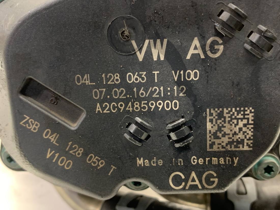 Дросельна заслінка Volkswagen Golf 7 04L128063T — фото деталі 4
