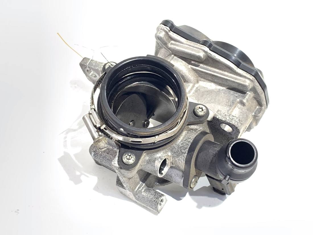 Дросельна заслінка Ford Focus JN1Q-9M425-AD