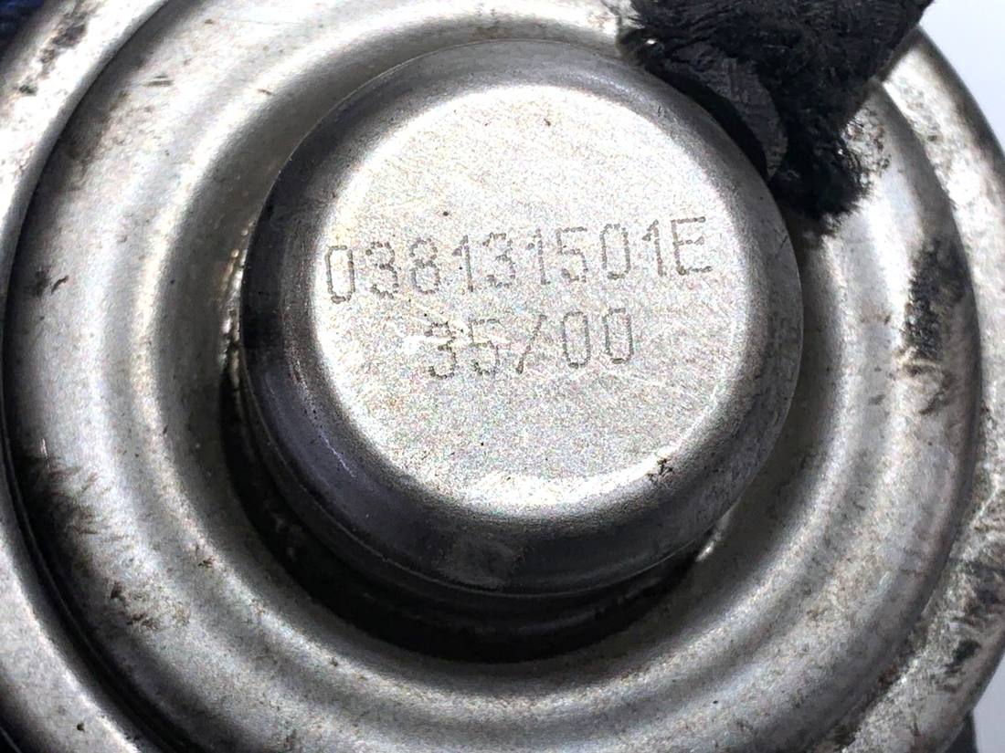 Дросельна заслінка Volkswagen Golf 4 038129637 — фото деталі 5