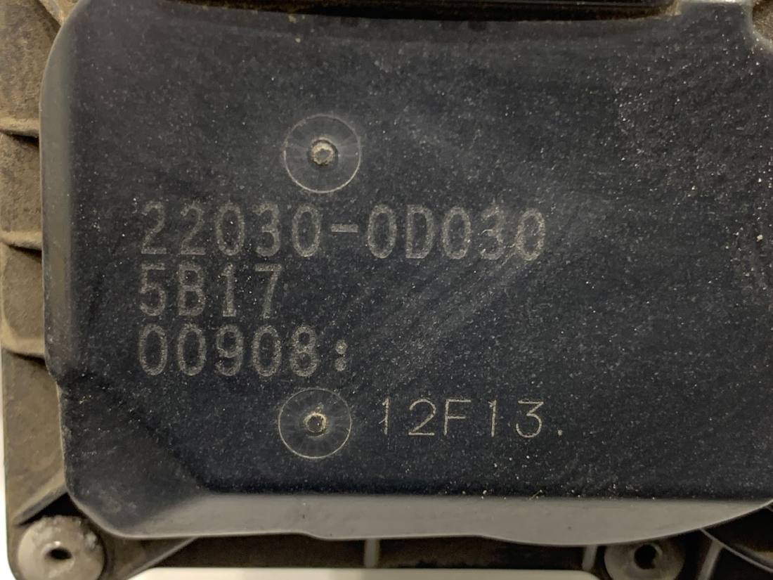 Дросельна заслінка Toyota Corolla E12 22030-0D030 — фото деталі 5