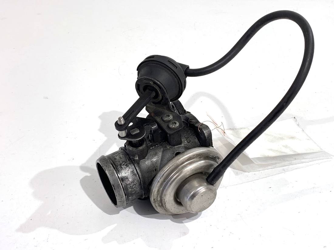 Дросельна заслінка Seat Leon 038129637