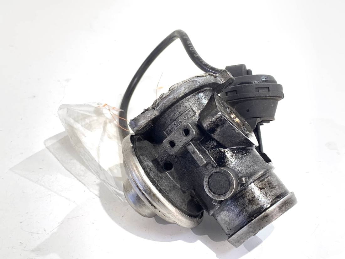 Дросельна заслінка Seat Leon 038129637 — фото деталі 3