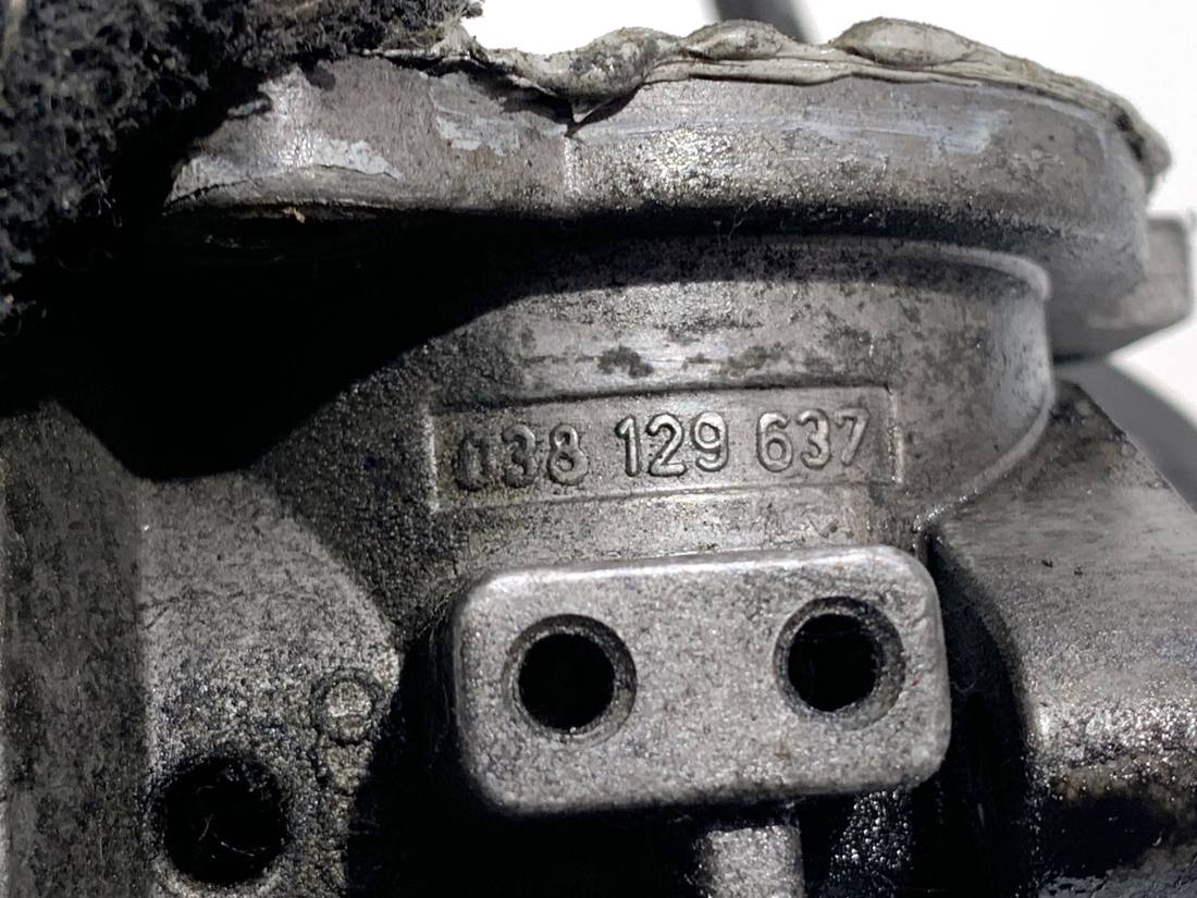 Дросельна заслінка Seat Leon 038129637 — фото деталі 4