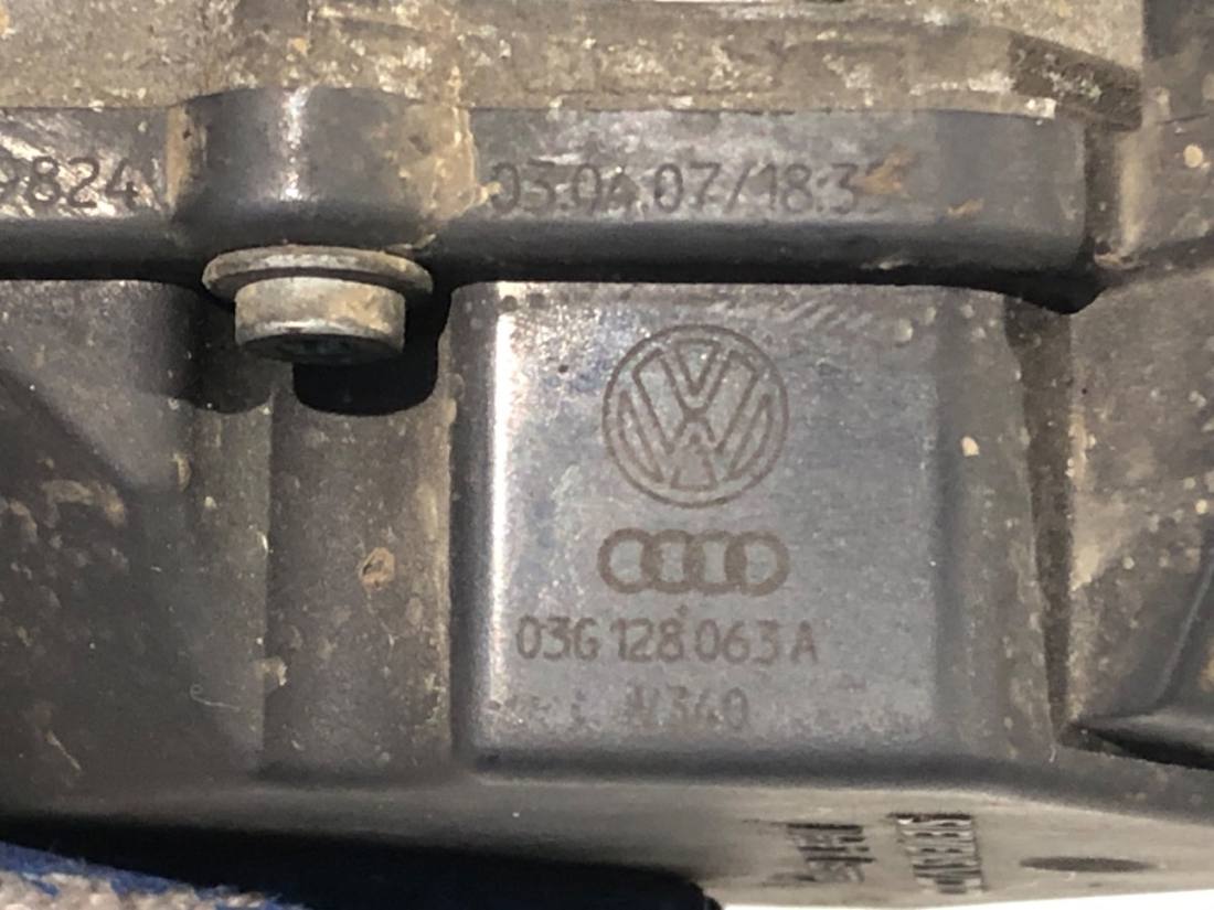 Дросельна заслінка Volkswagen Golf 5 03G128063A — фото деталі 4