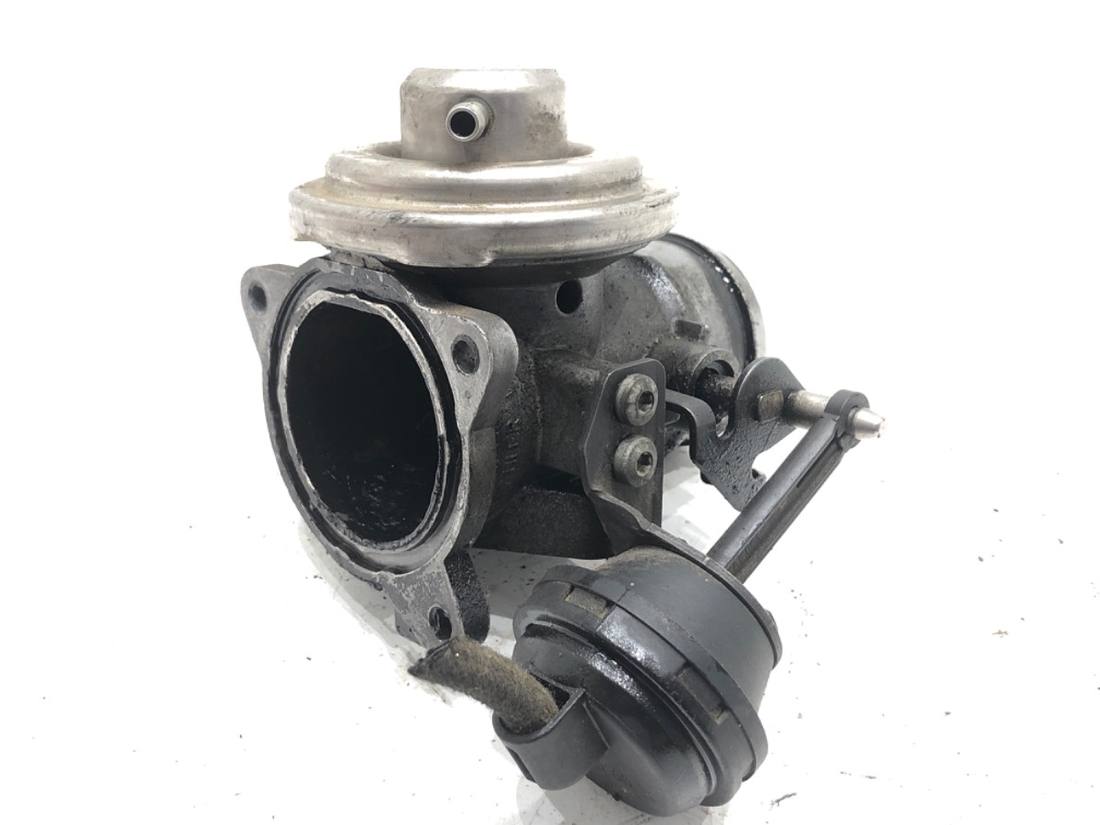 Дросельна заслінка Audi A3 8L 038131501E