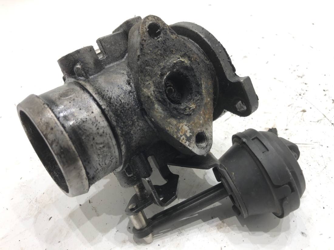 Дросельна заслінка Audi A3 8L 038131501E — фото деталі 4
