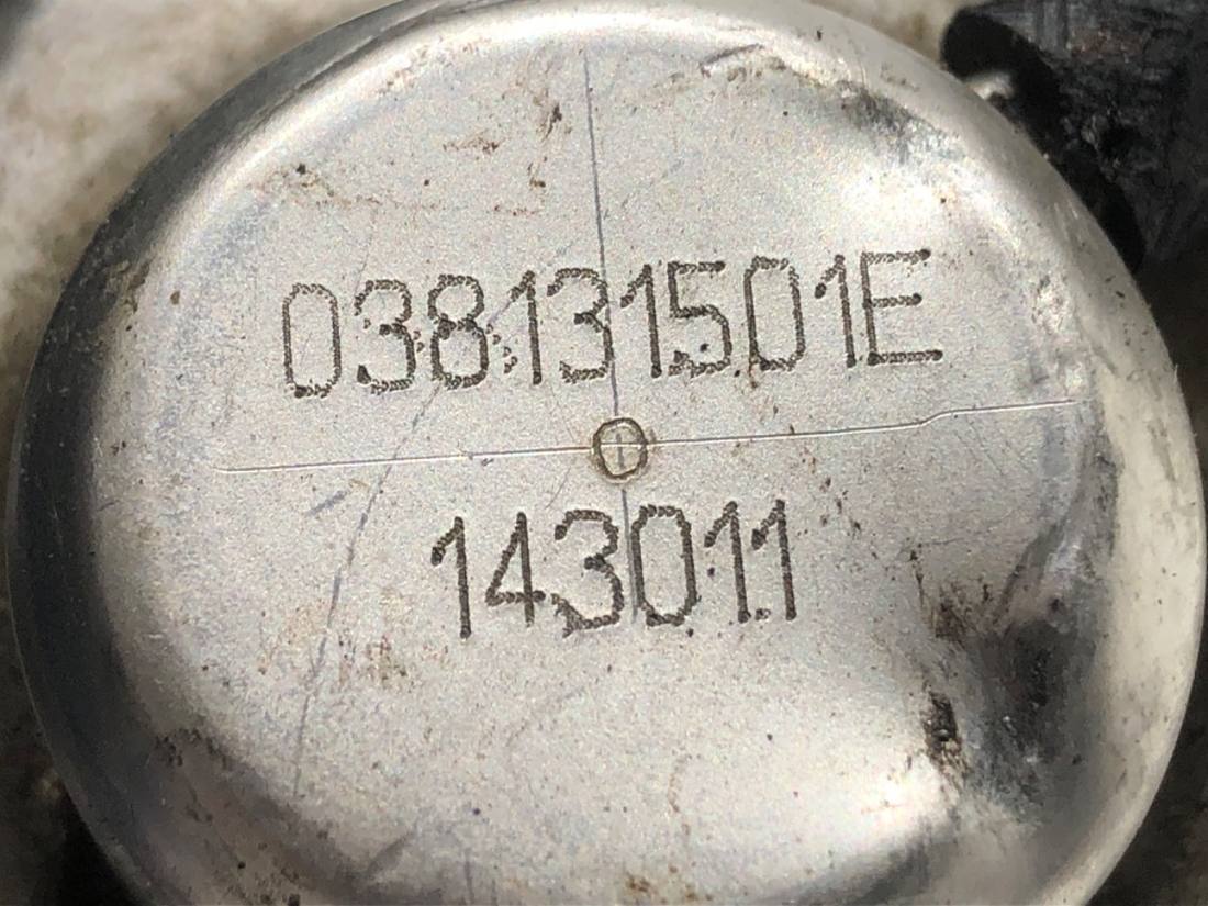 Дросельна заслінка Volkswagen Golf 4 038129637 — фото деталі 5
