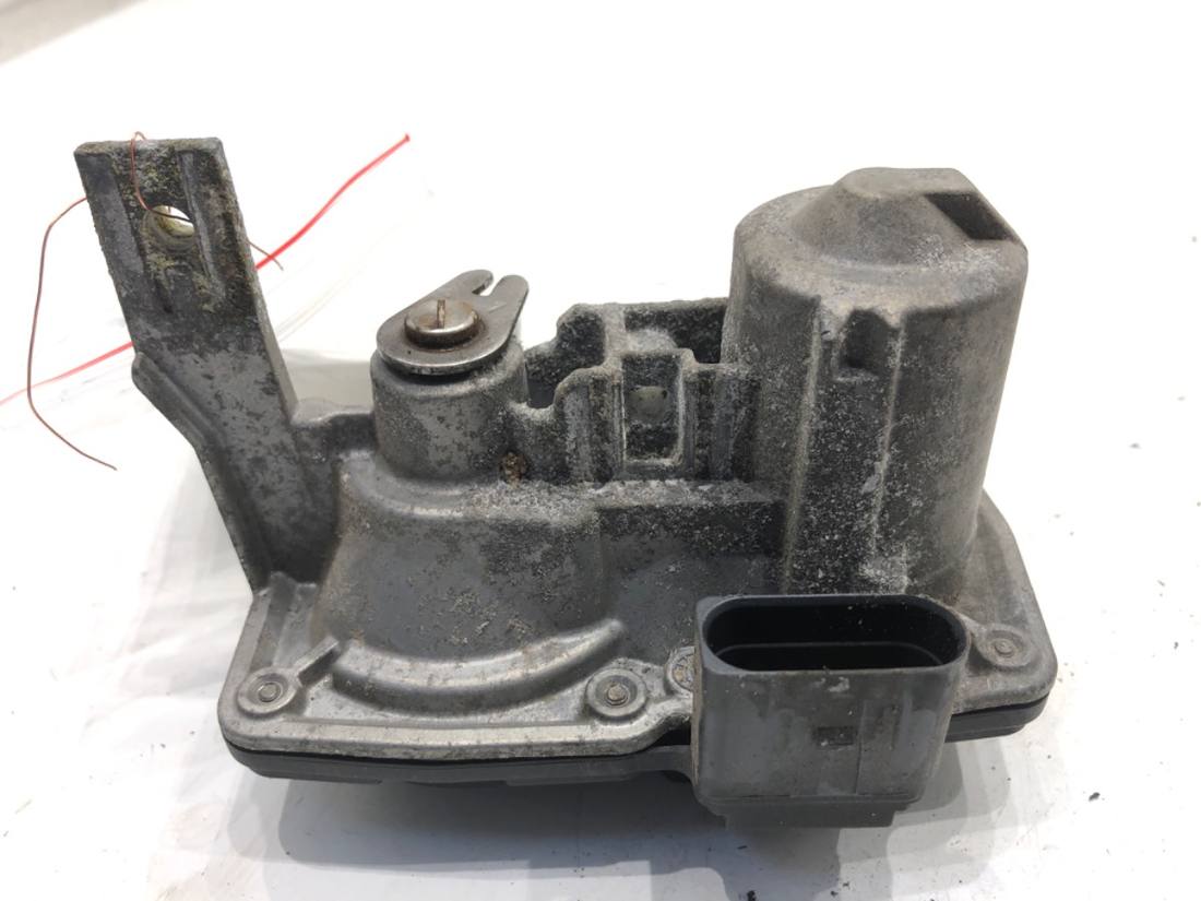 Дроссельная заслонка Volkswagen Golf 7 5Q0253691H