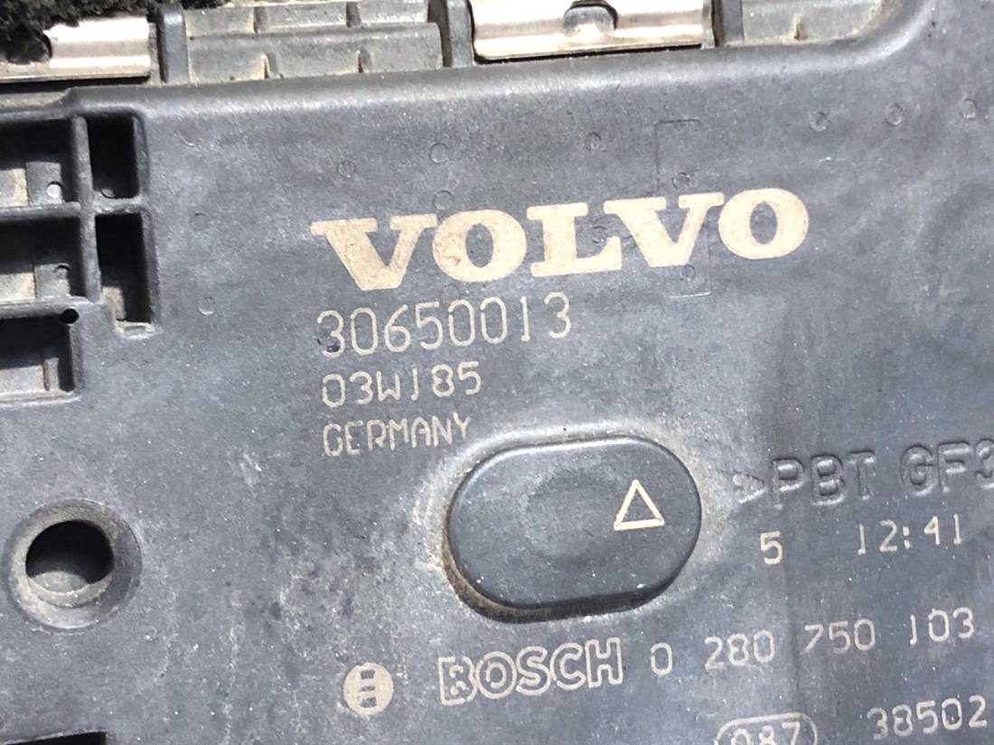 Дроссельная заслонка Volvo S60 30650013 — фото детали 4